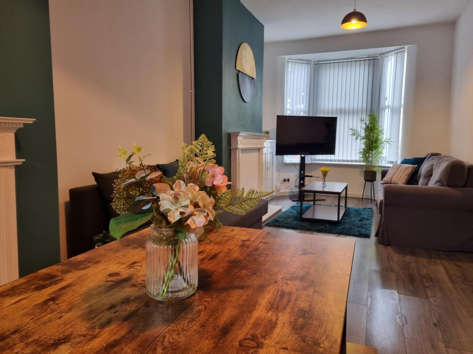 Charming - Spacious Townhouse Near Centre And Docks, Free Parking Holiday home Liverpool