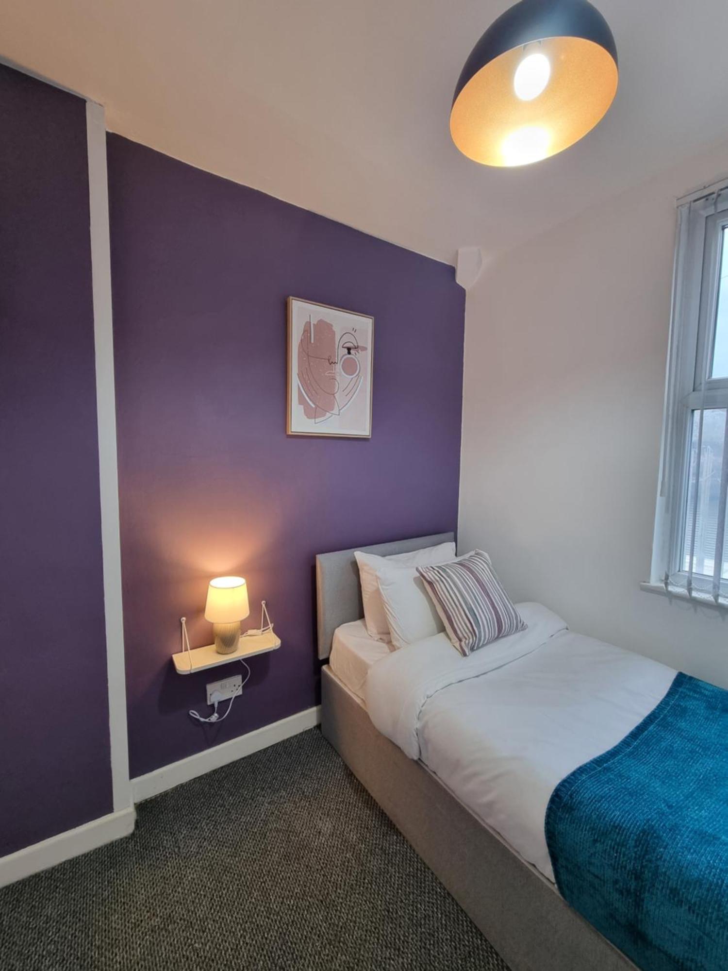 Charming - Spacious Townhouse Near Centre And Docks, Free Parking Holiday home